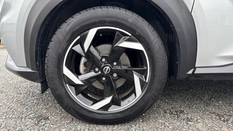 Nissan Juke 1.0 DiG-T 114 N-Connecta 5dr DCT Petrol Hatchback